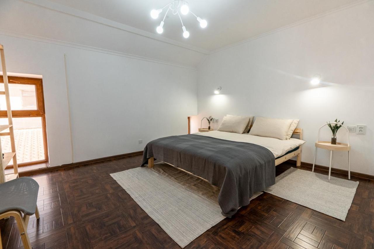 Ostello Modern Loft Lighthouse Karakol Esterno foto