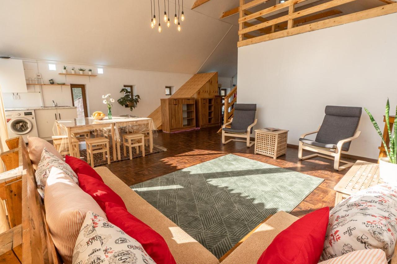 Ostello Modern Loft Lighthouse Karakol Esterno foto