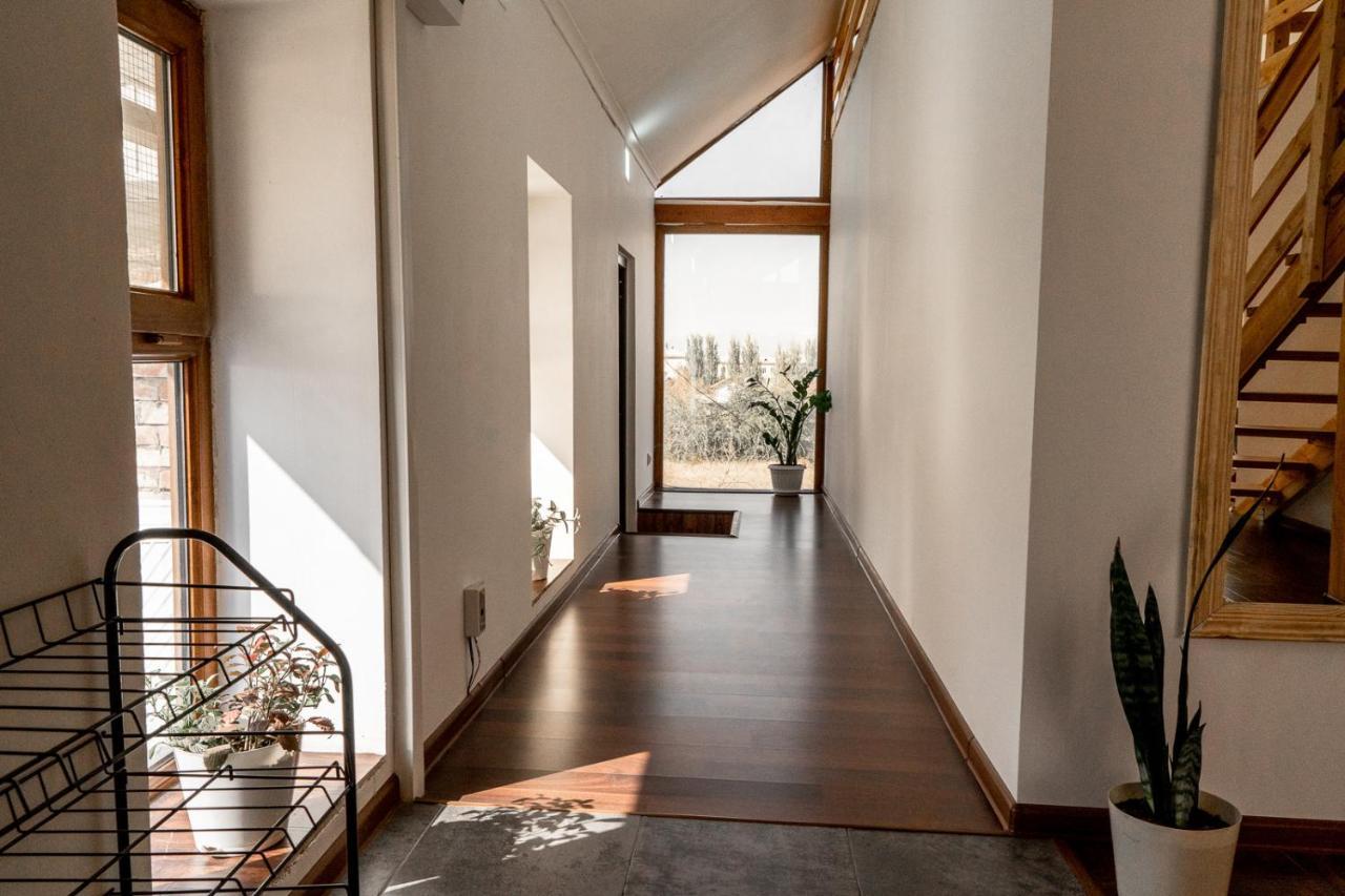 Ostello Modern Loft Lighthouse Karakol Esterno foto