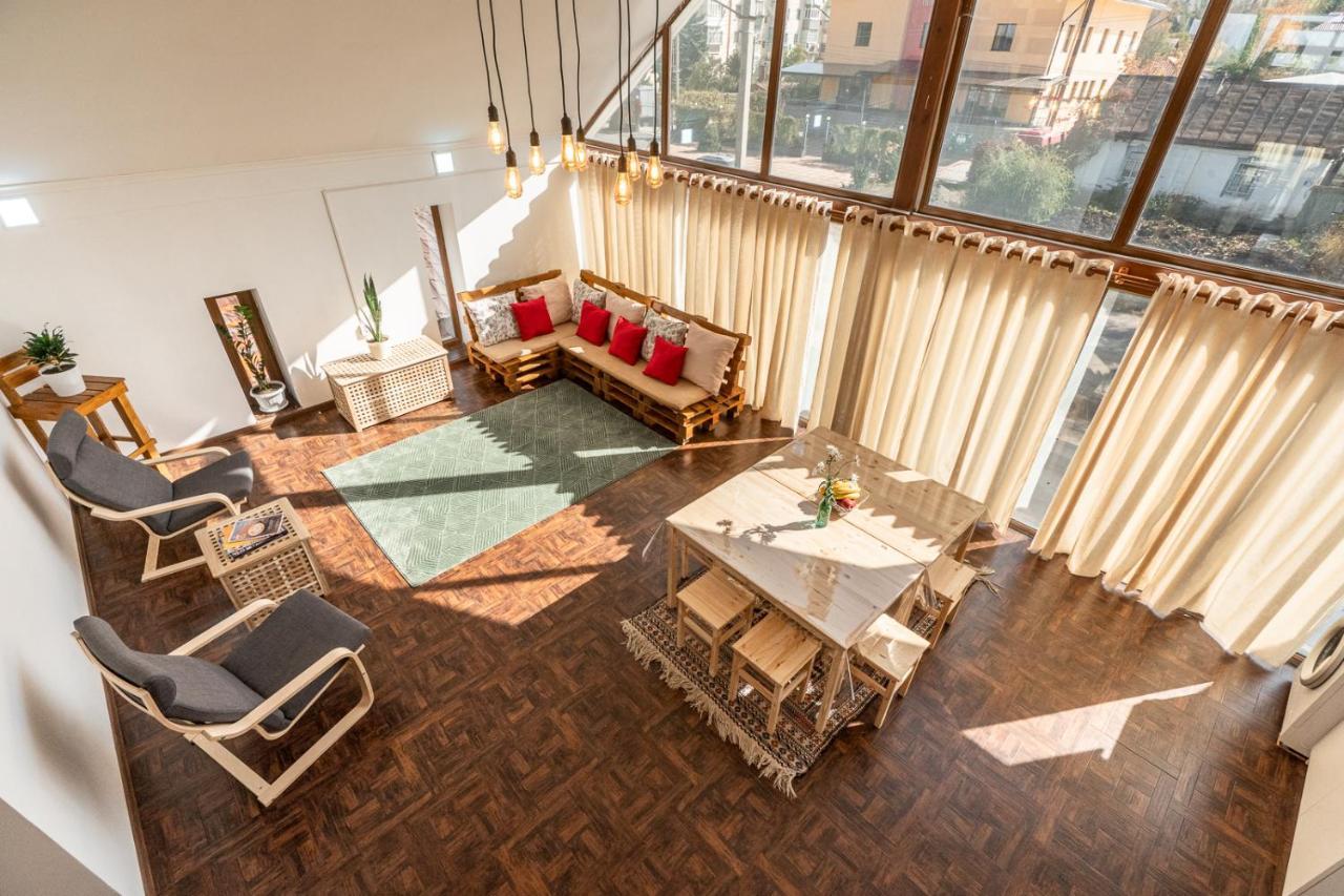 Ostello Modern Loft Lighthouse Karakol Esterno foto